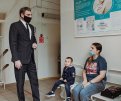 «Никто про мой приезд не знал»: Василий Орлов проверил очереди в детской поликлинике