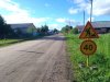 Удобная дорога вместо луж и грязи: в Усть-Ивановке ремонтируют улицу на пути к детсаду и школе