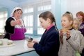 В столовых школ дети будут получать по стакану молока ежедневно.