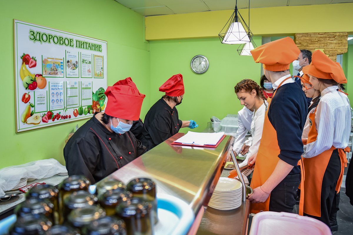 Для школьных кафе в Приамурье из областного бюджета выделили 24 миллиона рублей. Фото: Алексей Сухушин